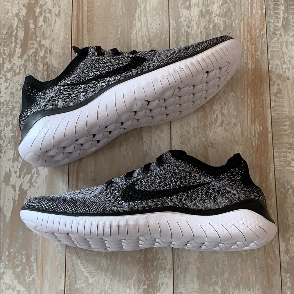 NWT Nike Free RN Flyknit Oreo running shoes - Picture 5 of 10